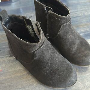 Cat and Jack black suede boots